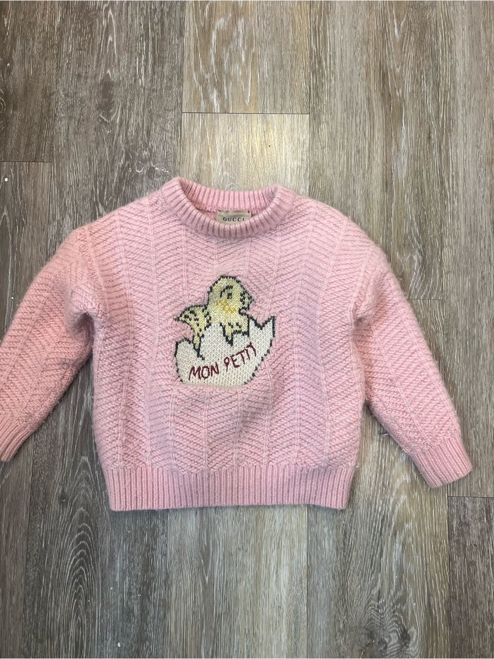 GUCCI KIDS Pink Crewneck Sweater with 'Mon Petit' Chick Motif